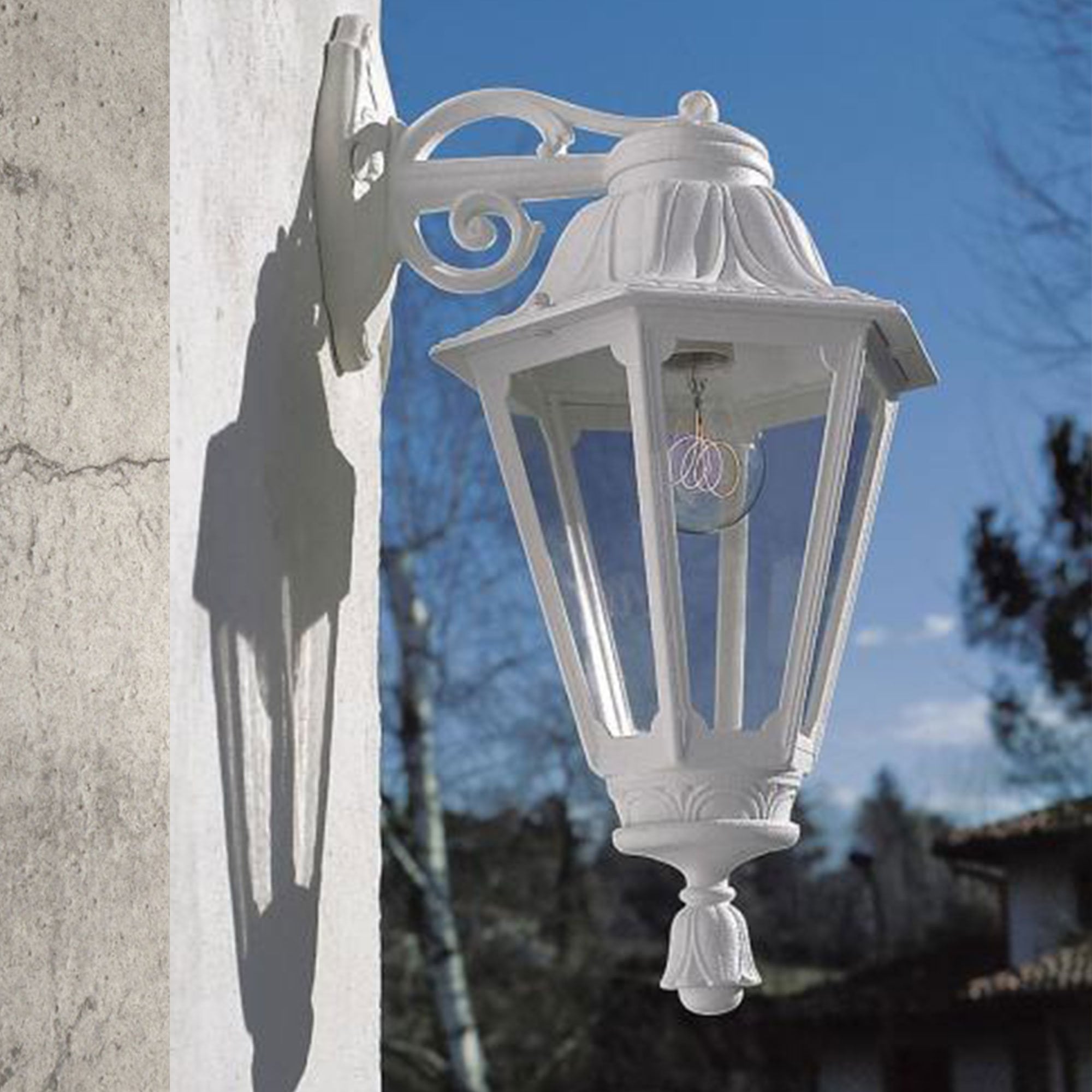 Bisso Rut E27 White Wall Lantern