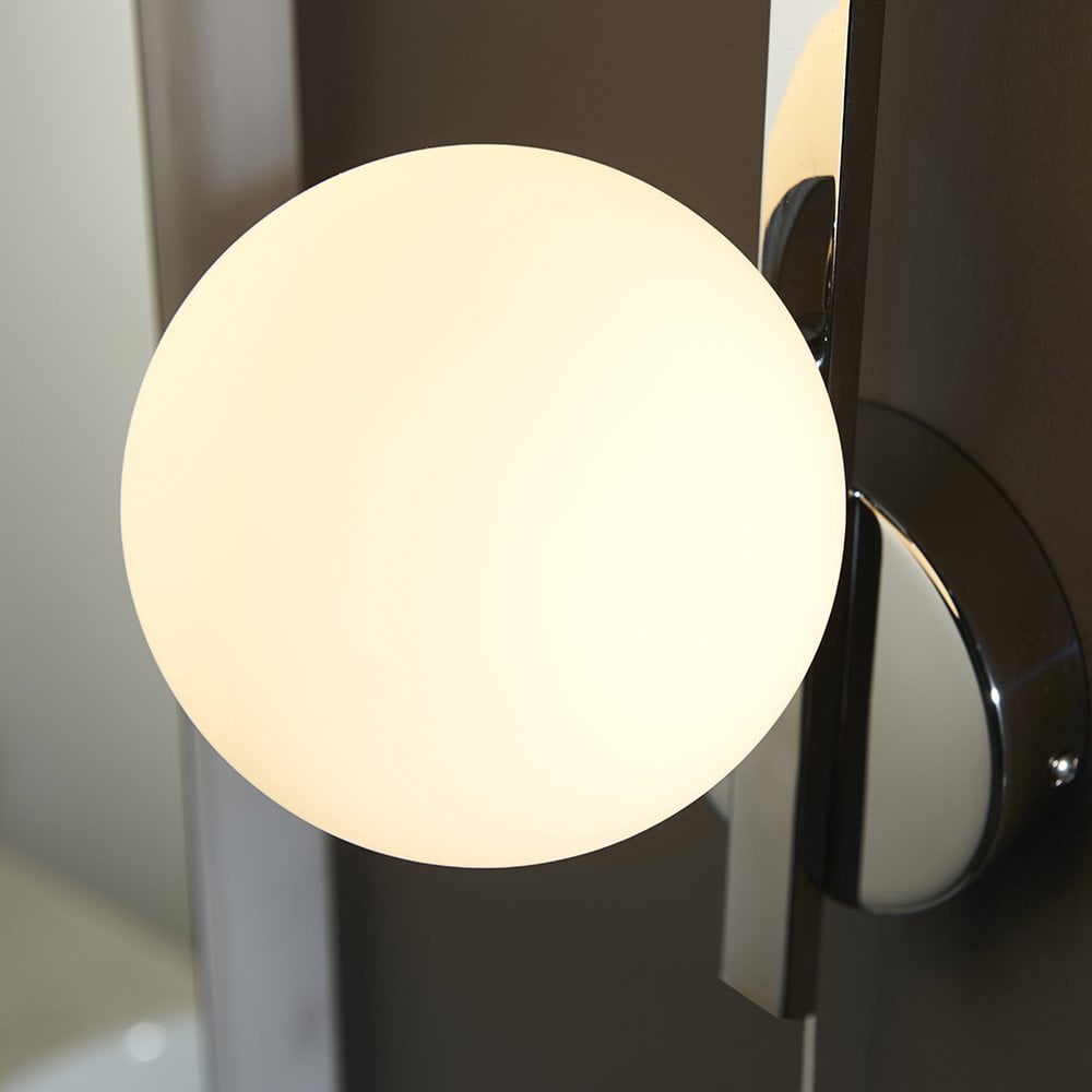 Stylish Right Angle Wall Light in Chrome