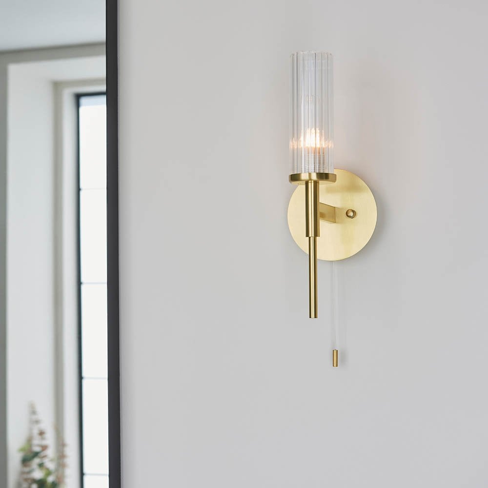 Talo Single Wall Light in Satin Brass IP44