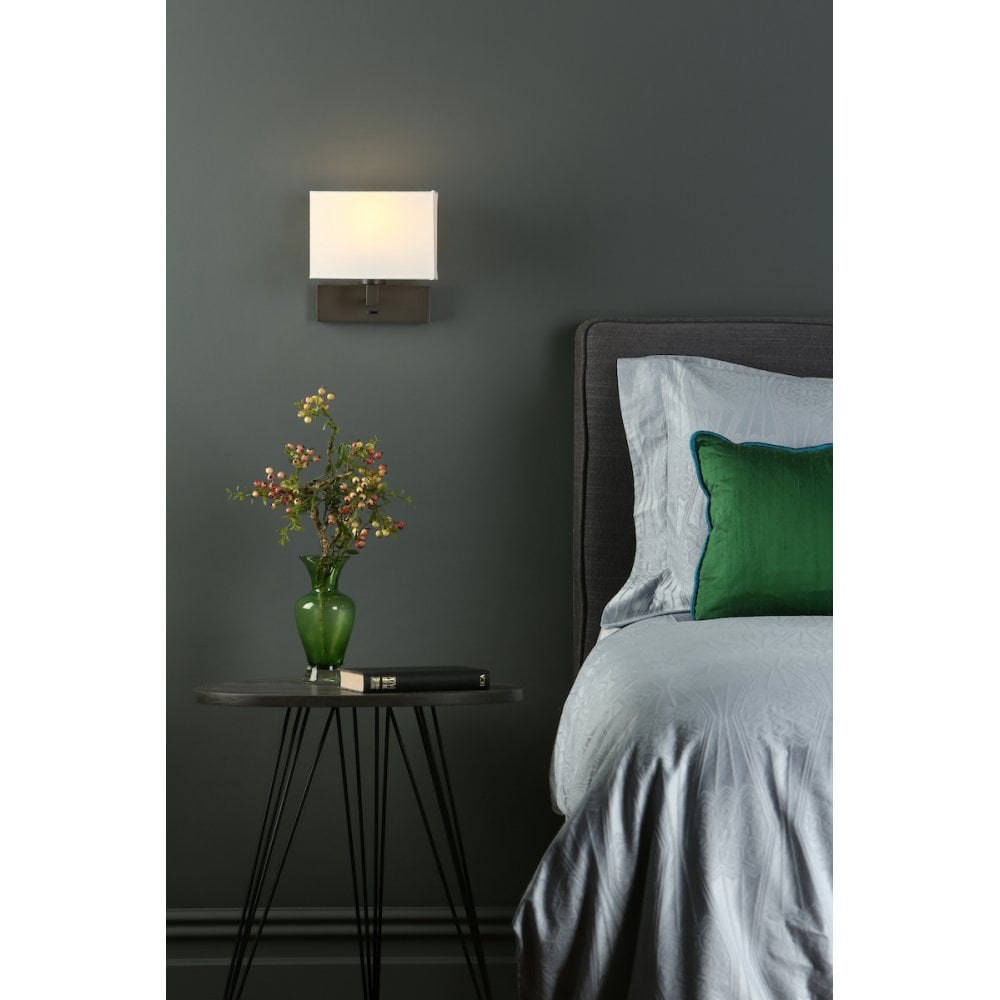 Modena Wall Light in Bronze