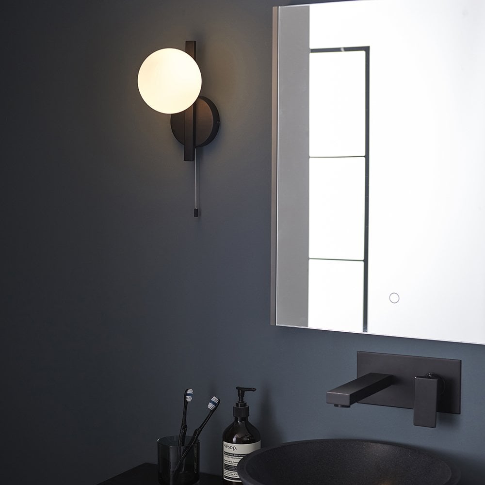 Stylish Right Angle Wall Light in Black