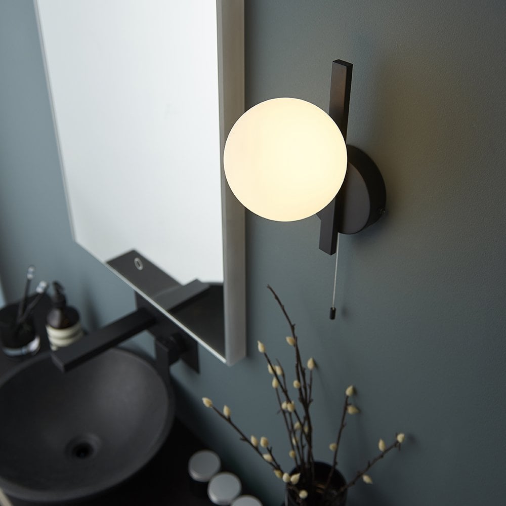 Stylish Right Angle Wall Light in Black