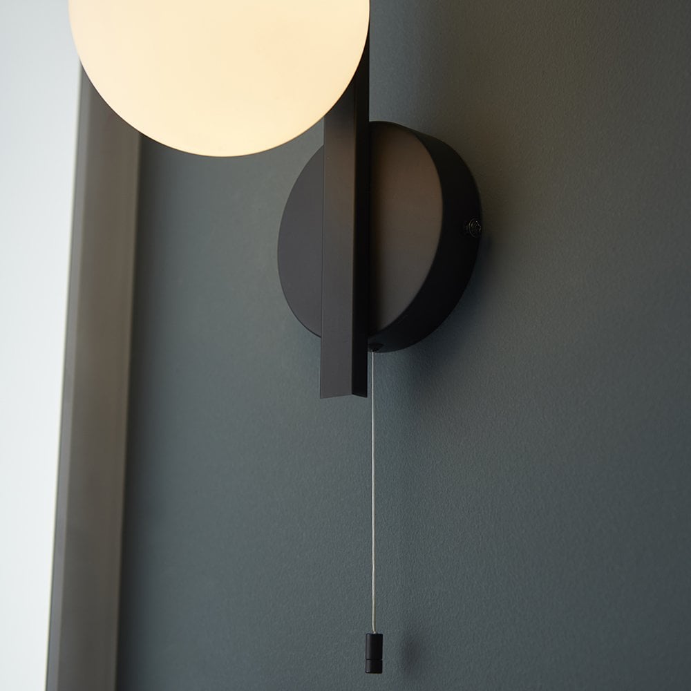 Stylish Right Angle Wall Light in Black