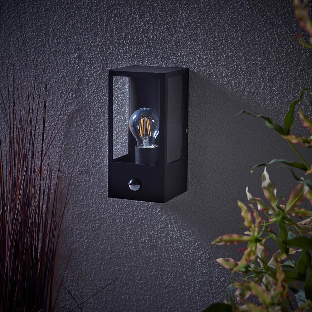 Breton PIR wall Black IP44 28W