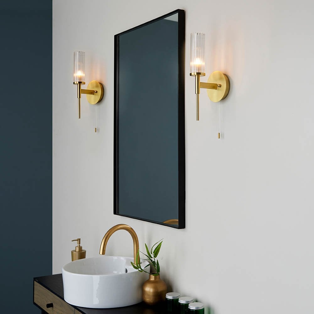 Talo Single Wall Light in Satin Brass IP44