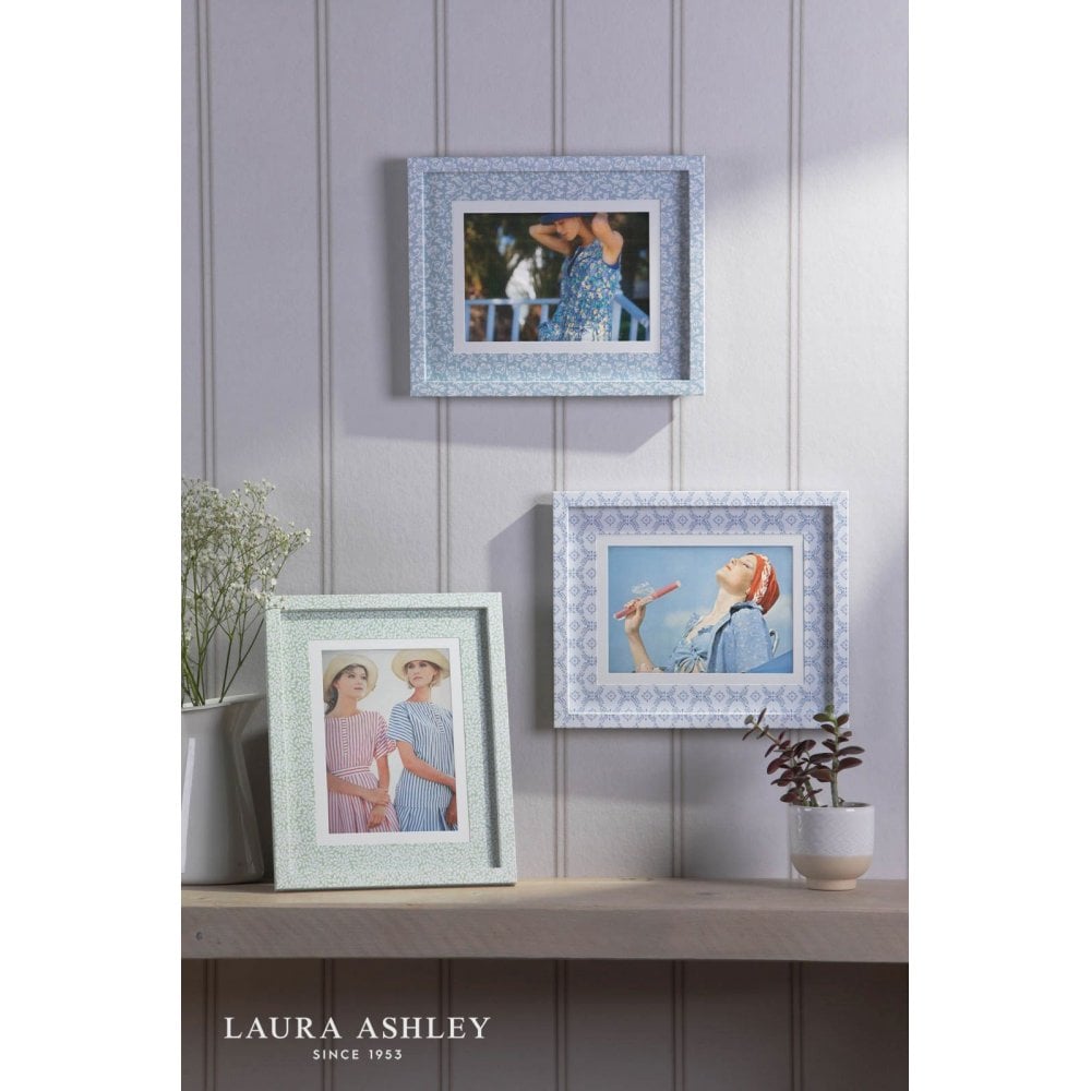 Sweet Alyssum Blue Photo Frame