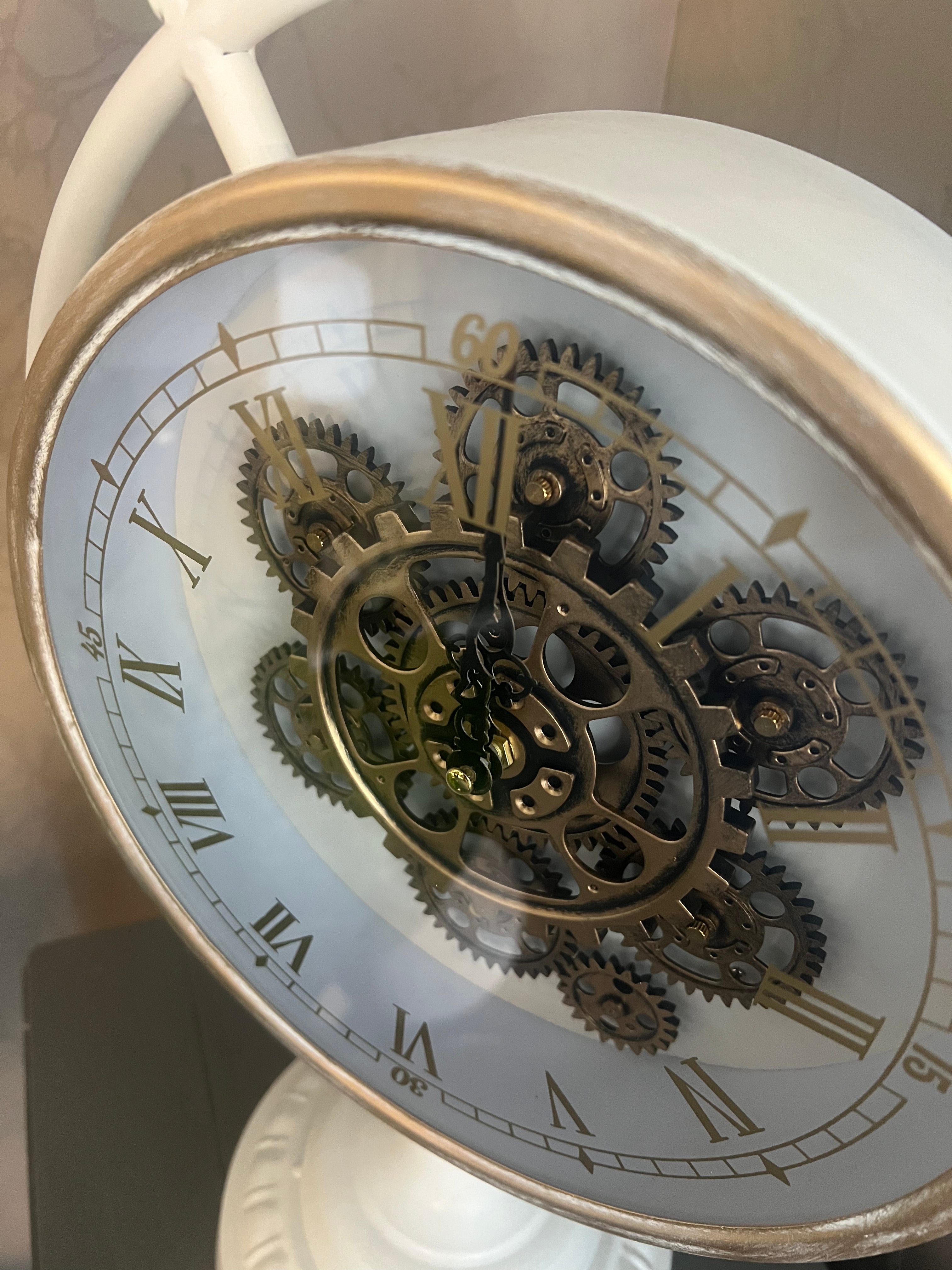Cream Vintage Mantle Clock