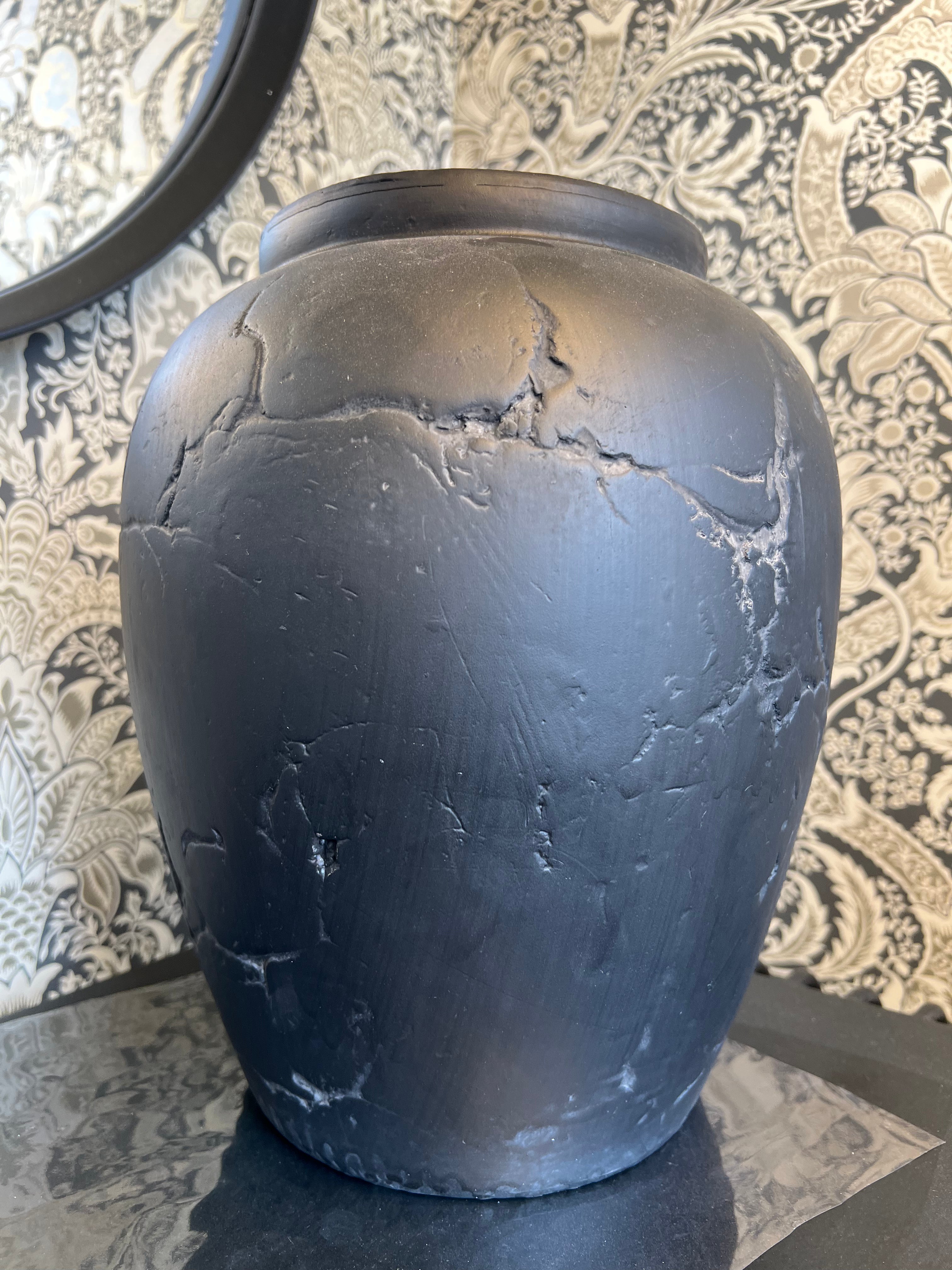 Large Rustic Vein Black Ceramic Vase