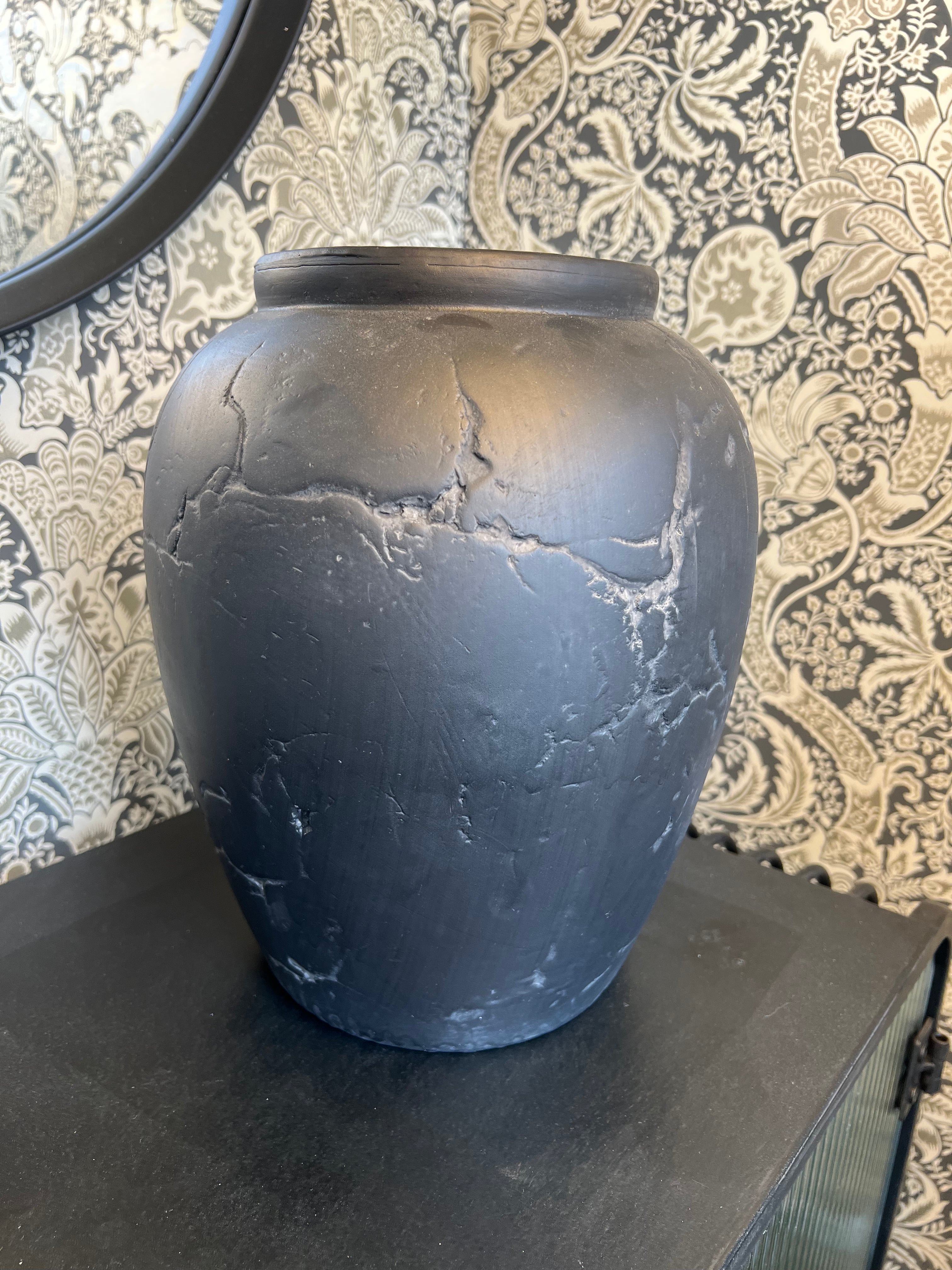 Large Rustic Vein Black Ceramic Vase