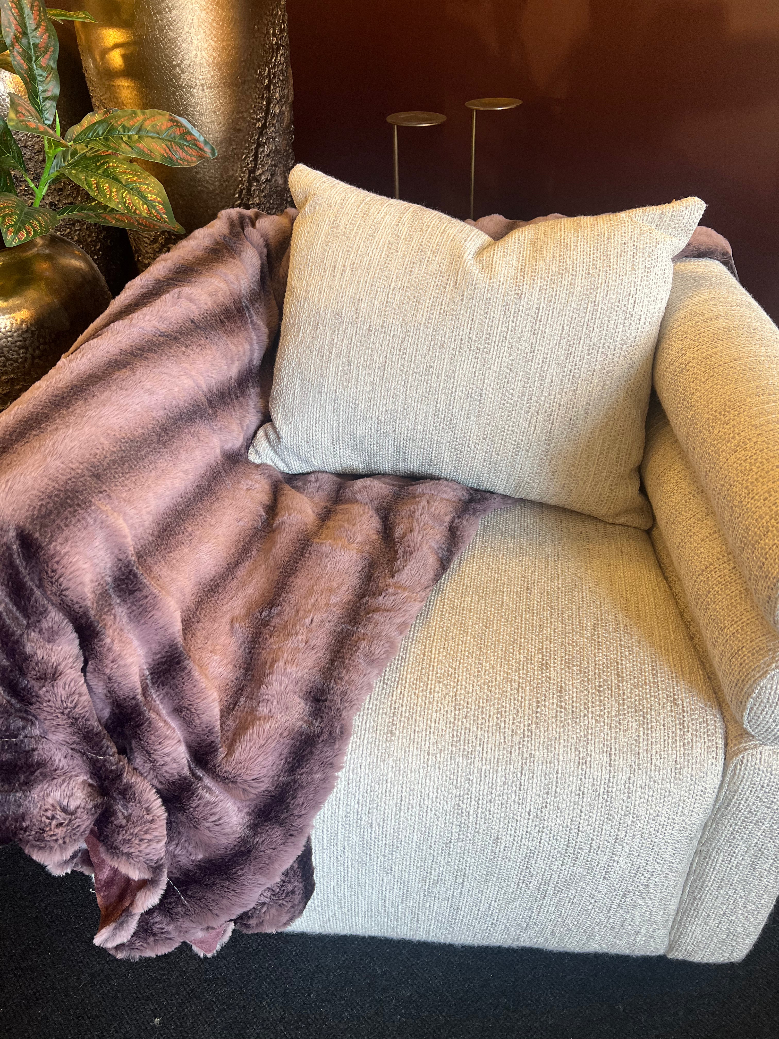 Luxurious Plum 2m Throw
