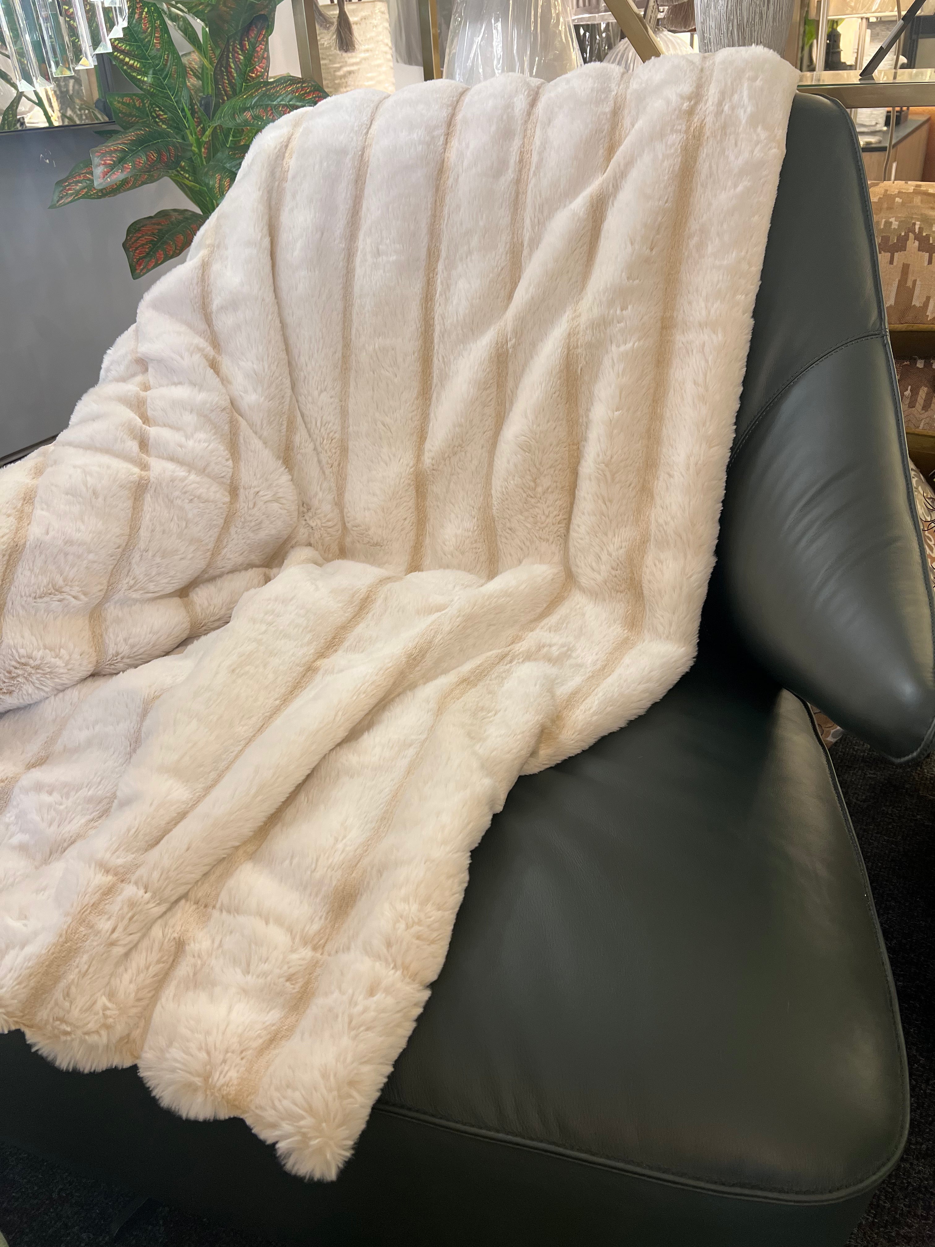 Luxurious Ivory 2m Throw