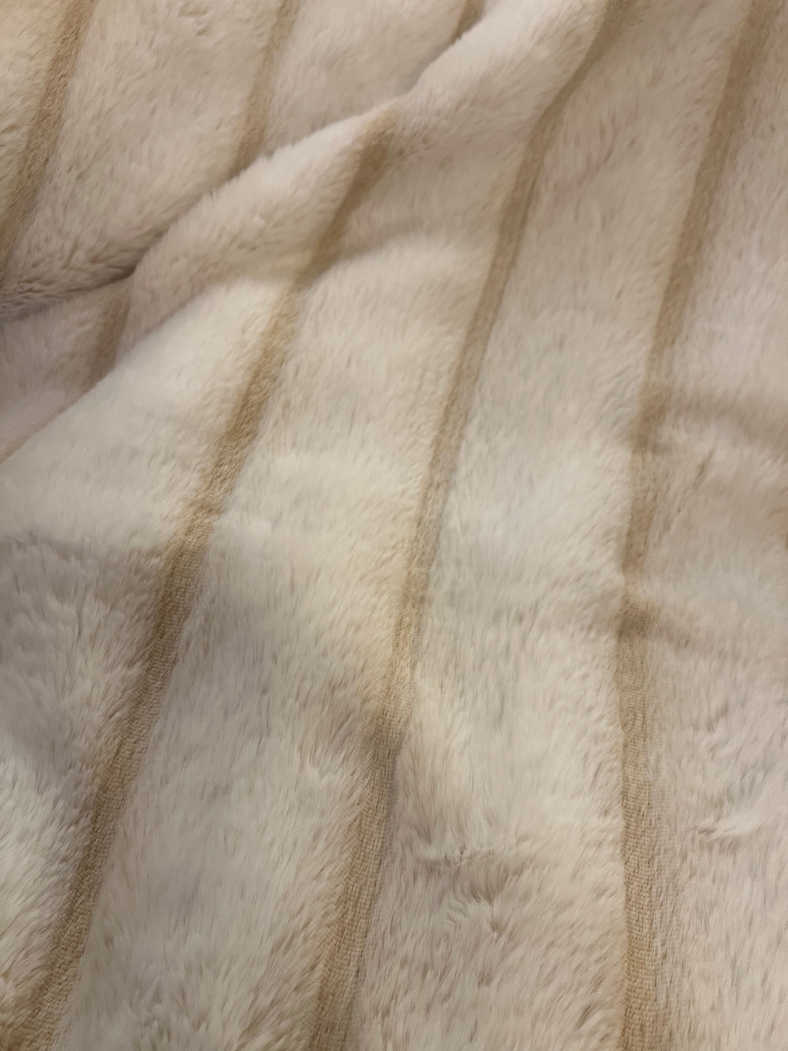 Luxurious Ivory 2m Throw
