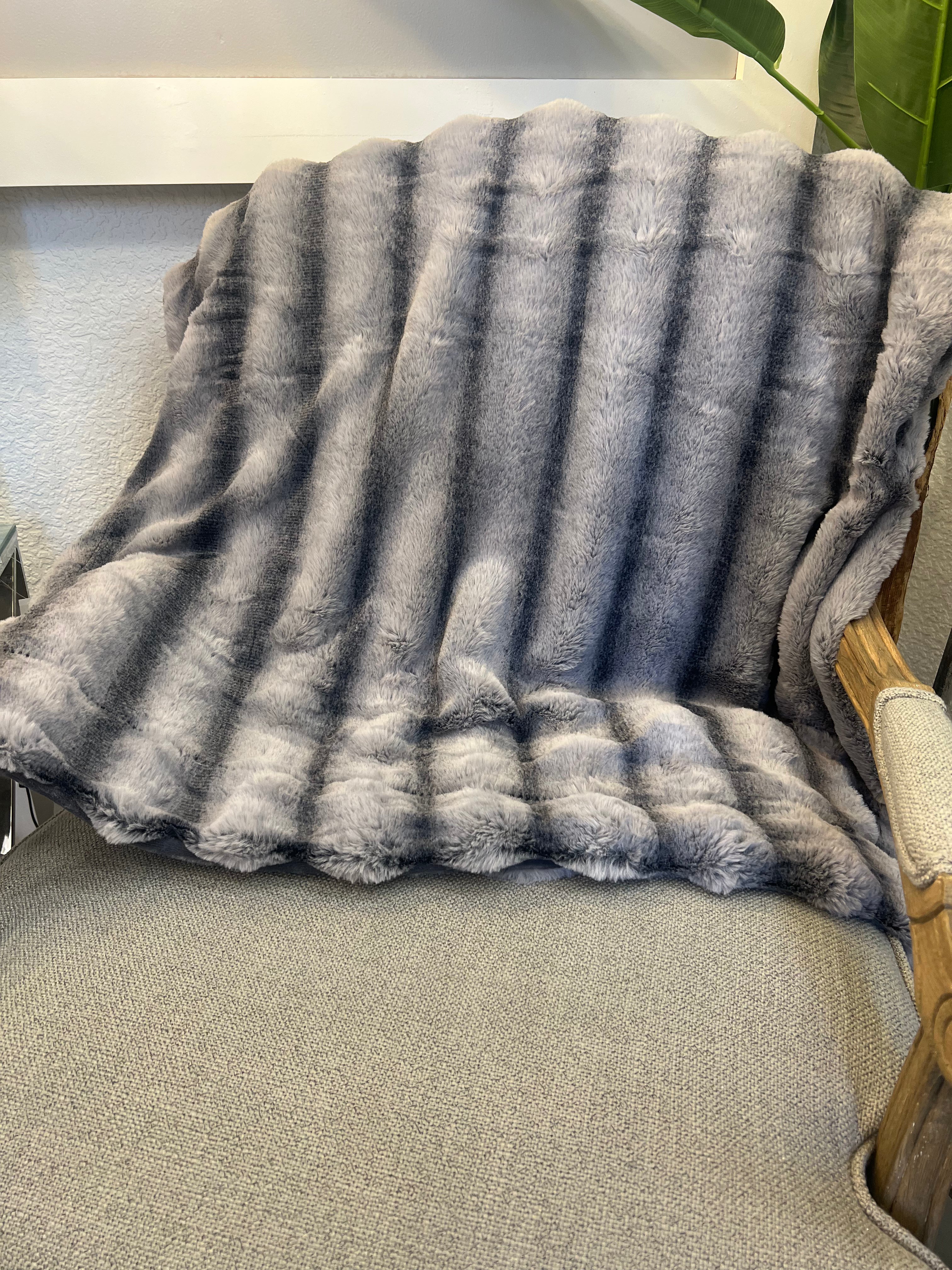 Luxurious Blue 2m Throw