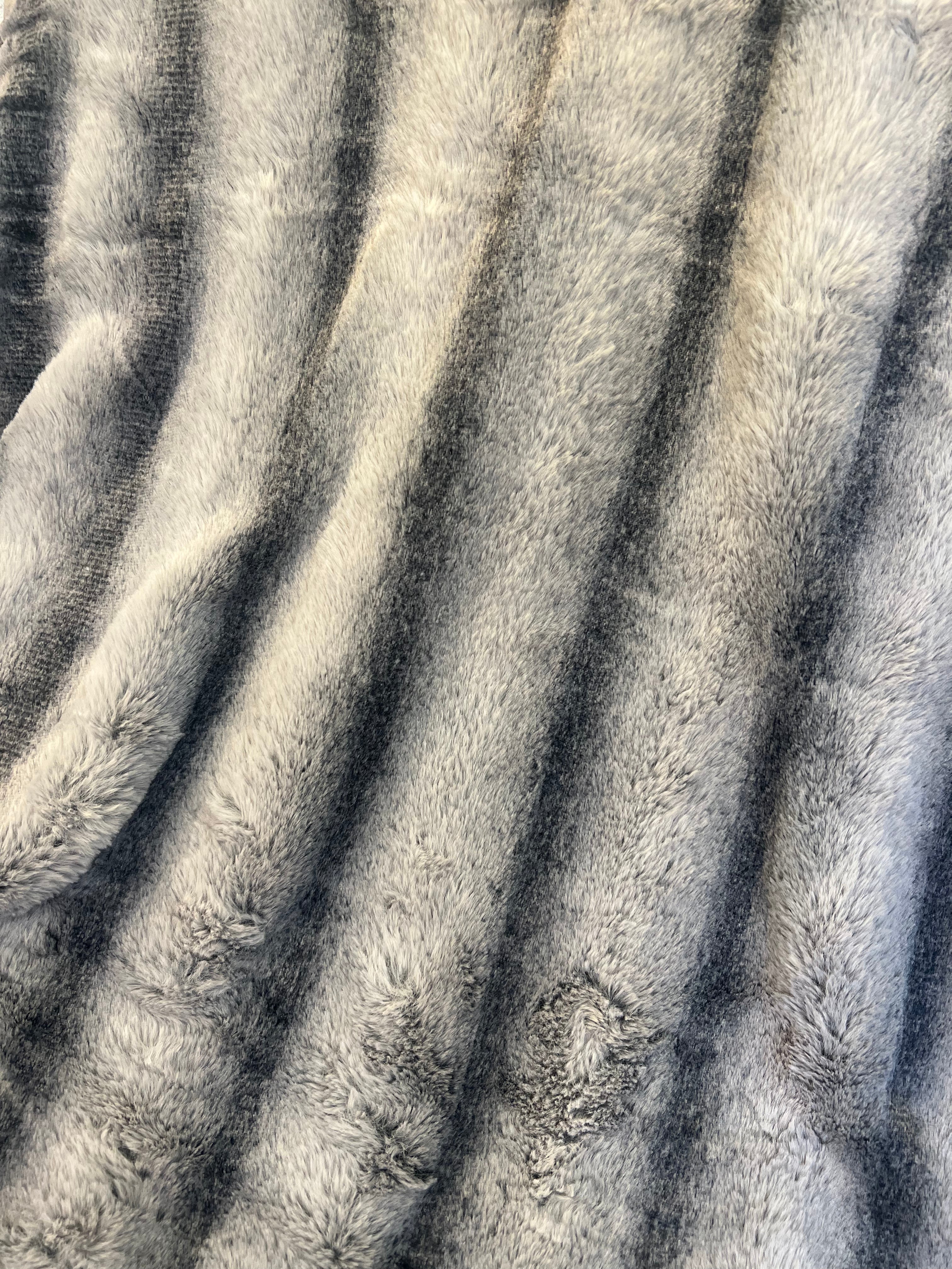 Luxurious Blue 2m Throw
