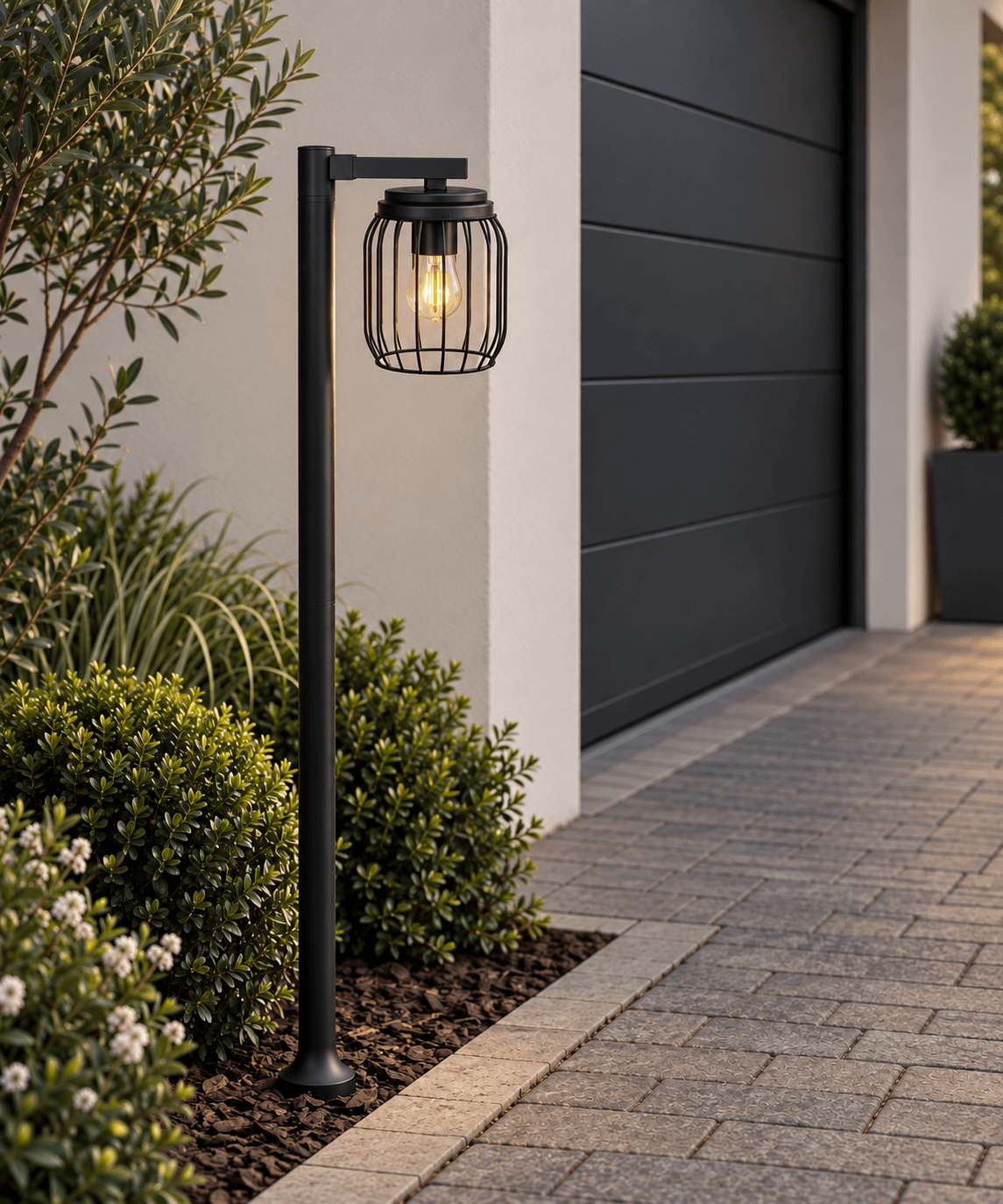 Finch Outdoor Post Light 1000mm