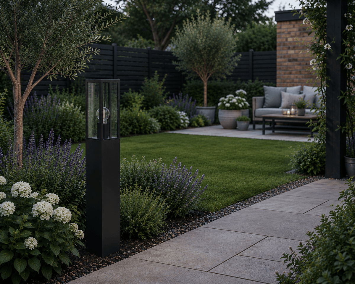 Parker 800mm Bollard in Black Finish
